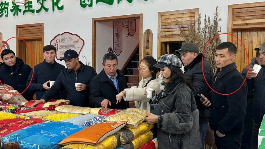 Samarqandda hokimlar Xitoyga uyushtirilgan xizmat safariga xotin va bolalarini jo‘natgan