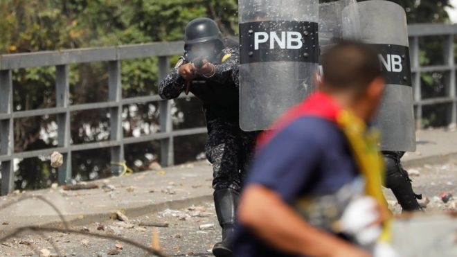 Венесуэла армияси жанговар ҳолатга келтирилди