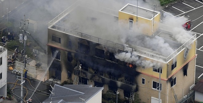 Более десяти человек погибли в результате поджога студии аниме в Японии (видео)