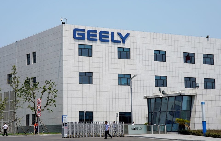 Автопроизводитель Geely может начать выпускать смартфоны