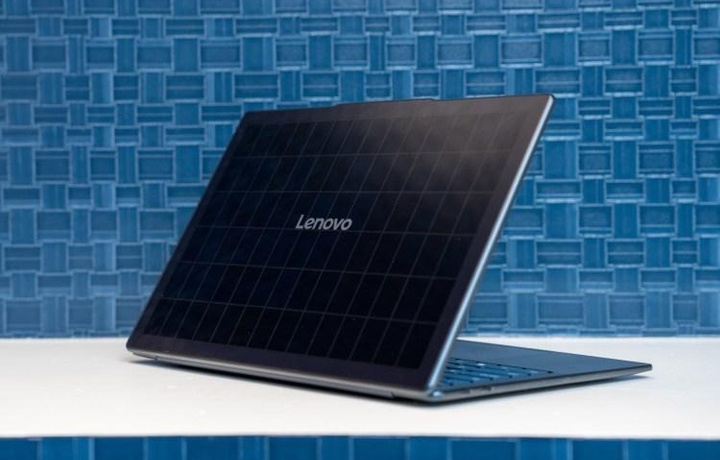 Ноутбук Lenovo Yoga Solar заряжается без розетки в яркие солнечные дни