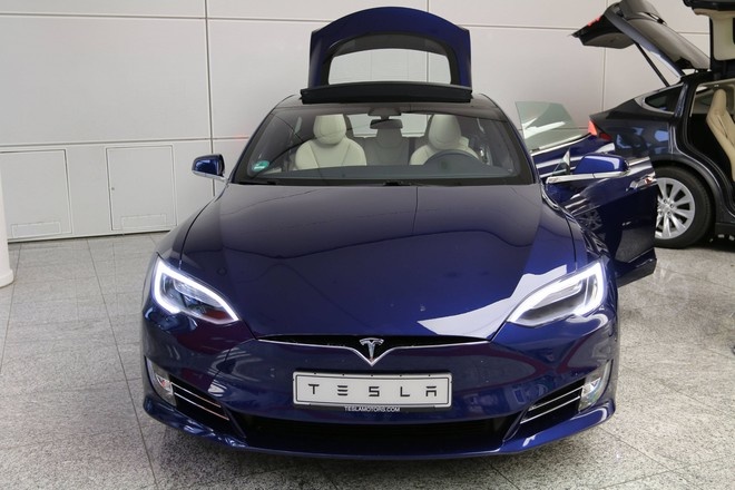 Tesla дистанционно отключила автопилот на подержанном автомобиле