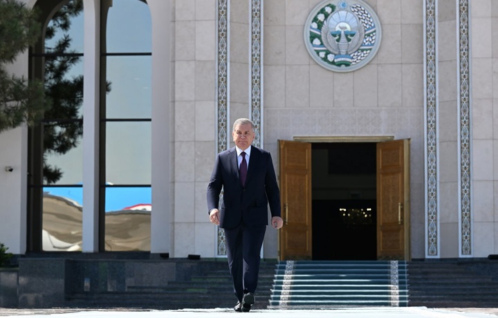 Шавкат Мирзиёев отправился в Туркменистан с рабочим визитом