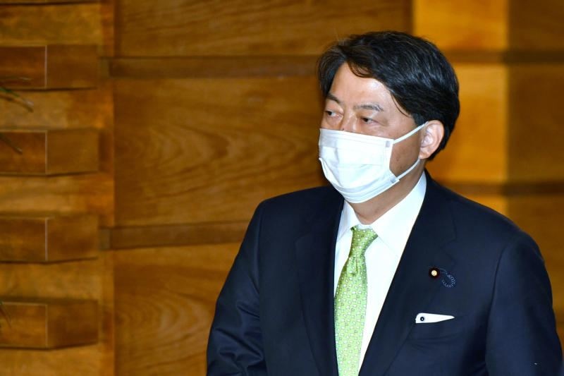 Глава МИД Японии заразился коронавирусом
