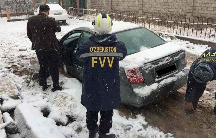 Toshkentda 2 ta «Lasetti» loyga botib qoldi