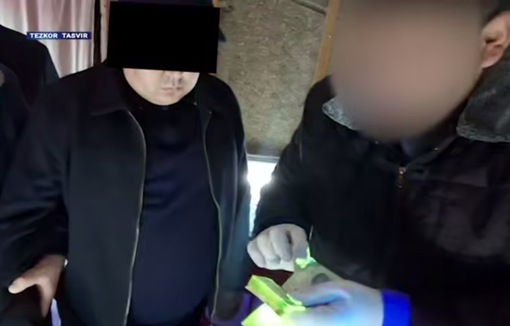 Тошкентда икки солиқчи пора билан қўлга тушди