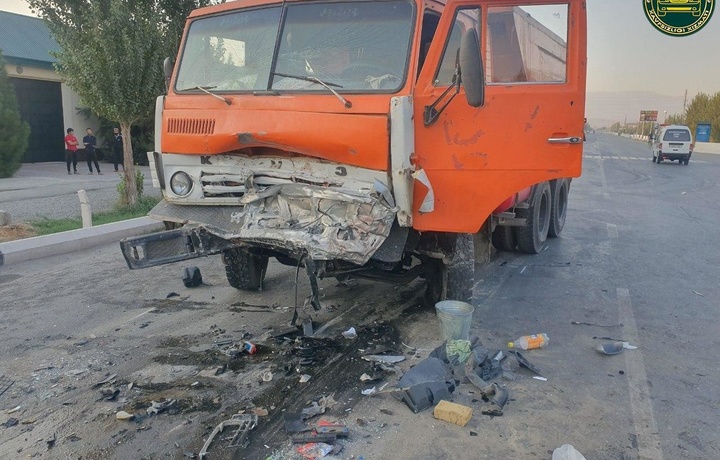 «Spark» bilan «Kamaz» to‘qnashuvi fojia bilan tugadi (foto)