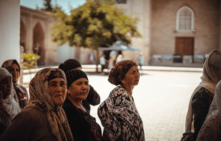 O‘zbekistonda «Oqila ayollar» harakati tashkil etildi — Hukumat qarori