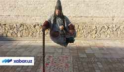 Бухородаги муаллақ турувчи дарвеш