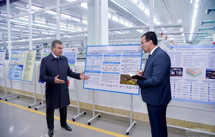 Президент ознакомился с новыми проектами в Гиждуване