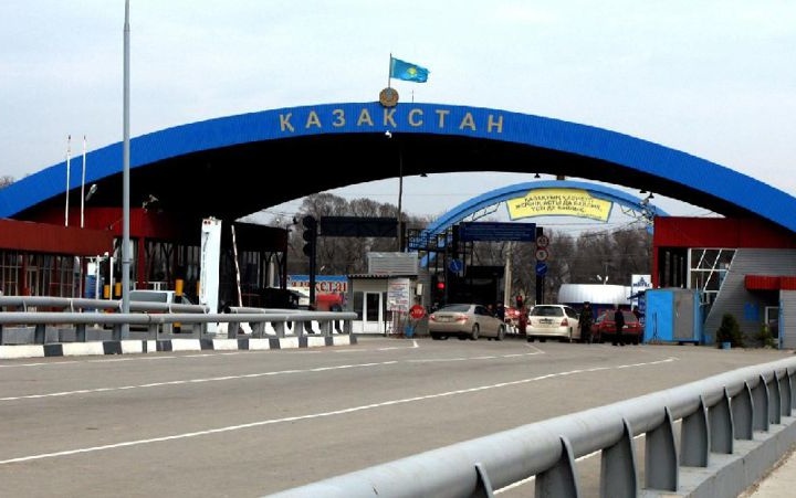 Россияликлар Қозоғистон орқали бошқа мамлакатларга чиқиб кетишмоқда — ИИВ