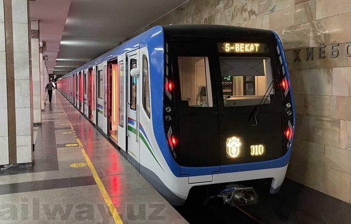 В Ташкентском метро запустили в эксплуатацию новые поезда