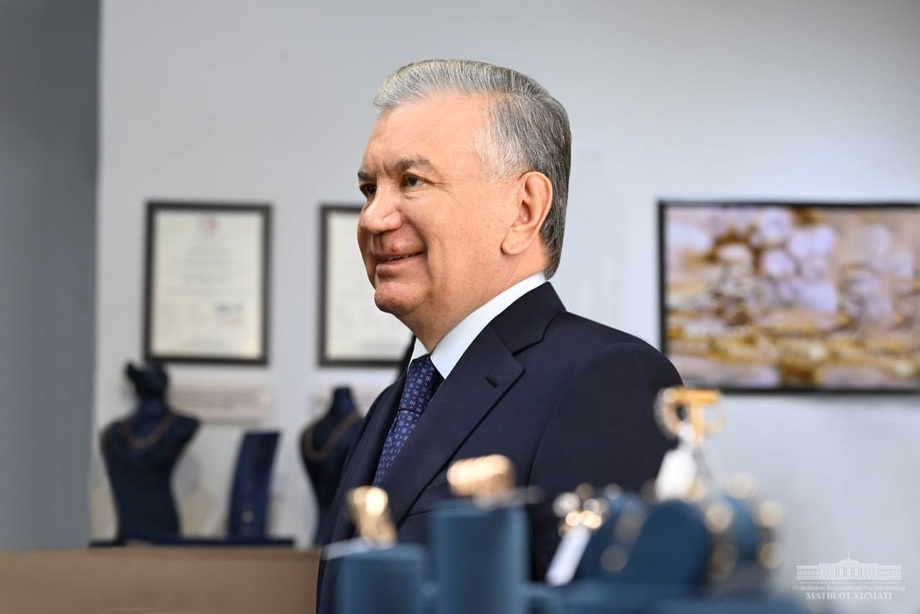 Президент посетил предприятие производящее ювелирные изделия (фото)