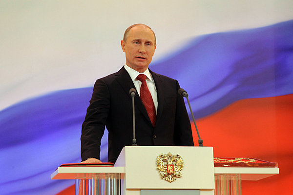Владимир Путин тўртинчи бор президентликка киришди