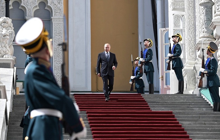 Путинни улуғлаш борасида янги таклиф илгари сурилди