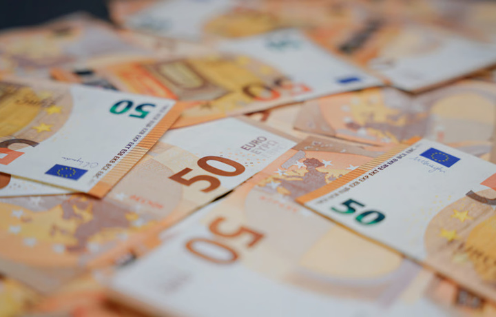 Европа: энг юқори маошни қайси давлатда тўлашади?