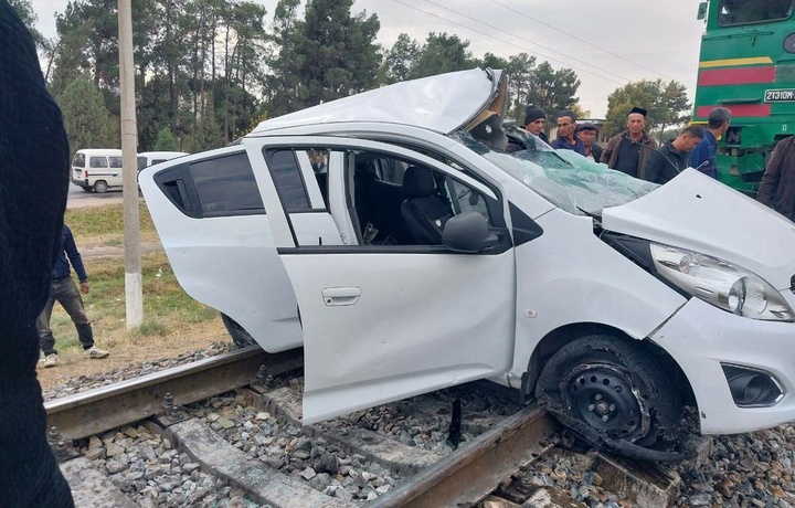 Ўтган йили поезд ва автомобиллар тўқнашуви сабаб 11 киши ҳалок бўлган
