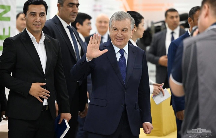 Shavkat Mirziyoyev Sergelidagi mahallada bo‘ldi