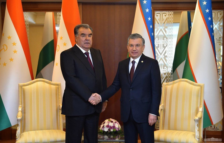 Shavkat Mirziyoyev Emomali Rahmon bilan Qozog‘istondagi vaziyatni muhokama qildi