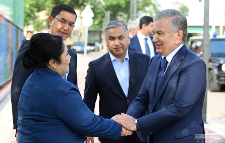 Mirziyoyev Yashnoboddagi mahalla aholisi turmushi bilan tanishdi