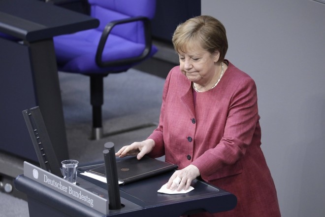 Меркель сделала первую прививку вакциной AstraZeneca
