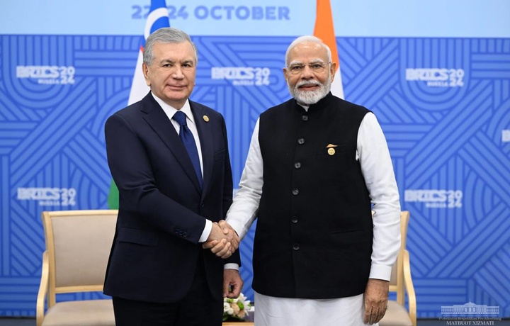 Shavkat Mirziyoyev Qozonda Narendra Modi bilan uchrashdi