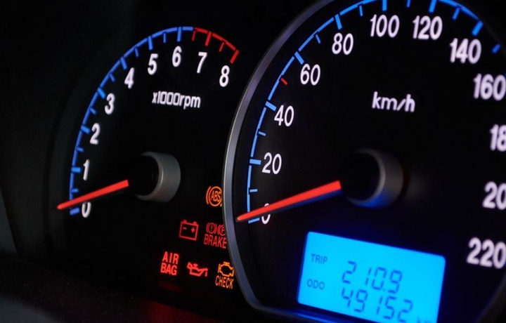 Avtomobil «probeg»ini o‘zgartirib sotganlarga javobgarlik belgilanishi mumkin