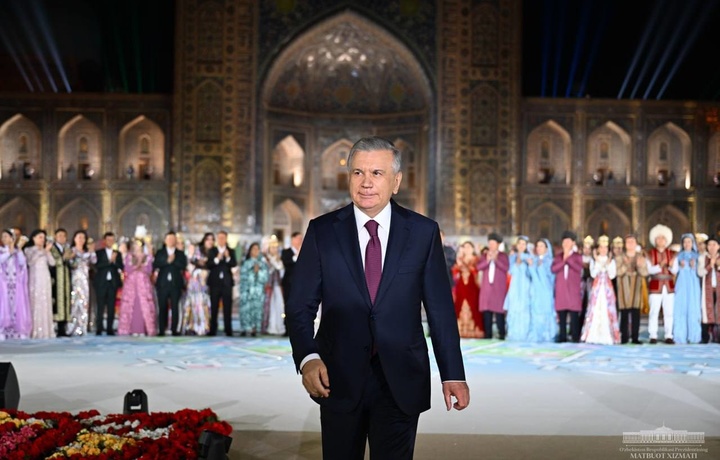 Shavkat Mirziyoyev «Sharq taronalari» ochilishida ishtirok etdi (foto)