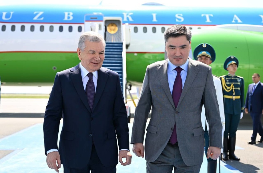 Шавкат Мирзиёев прибыл в Астану