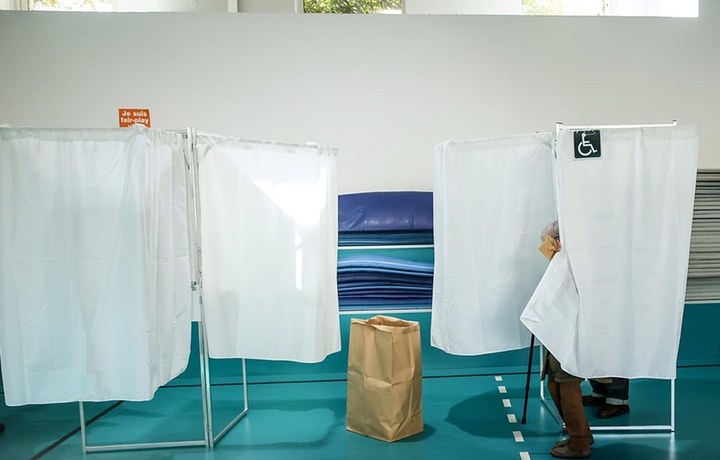 Францияда сайлов: Зилински Ҳиттлерга ютқазди
