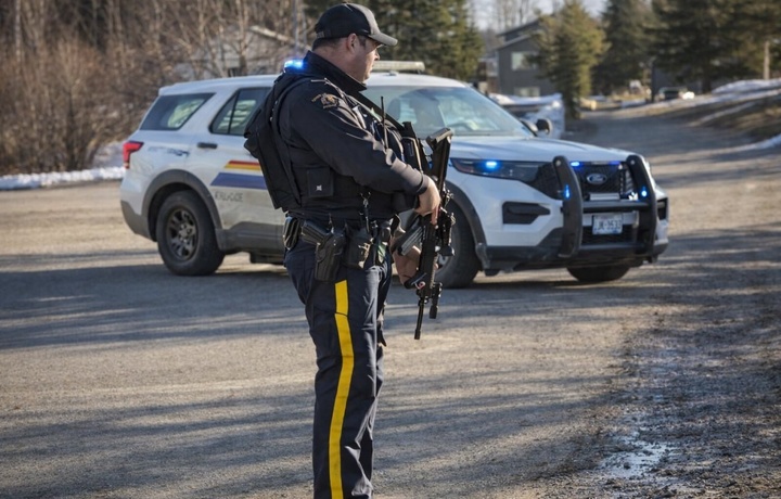 Канадада мактабдаги отишма оқибатида 10 киши ҳалок бўлди