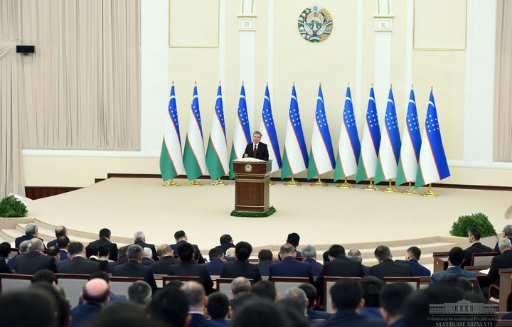 Депутатлар ваколати ошади. Ҳокимлар энди кенгашларга раислик қилмайди