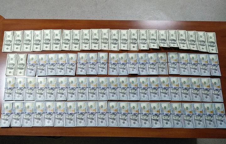 «Қора бозор»да долларни 8500 сўмдан пуллаётганлар ушланди