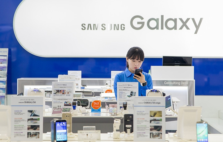 Samsung возвращается к серии Galaxy R
