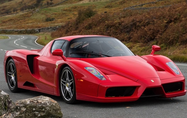 Уста $3 миллионлик «Ferrari»нинг бошига етди (фото)