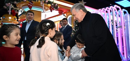 Шавкат Мирзиёев посетил торговый и бизнес-центр в Юнусабадском районе