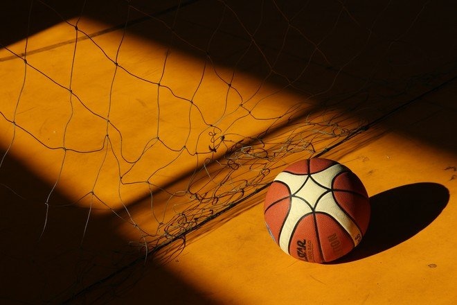 14-летняя китайская баскетболистка ростом 226 см стала звездой соревнований