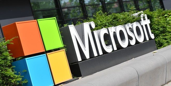 Microsoft добавила в новые клавиатуры кнопку для эмодзи