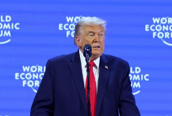 «Daniya Grenlandiyani saqlab qolish uchun kichkinalik qiladi» — Tramp Davosda qator bayonotlar berdi