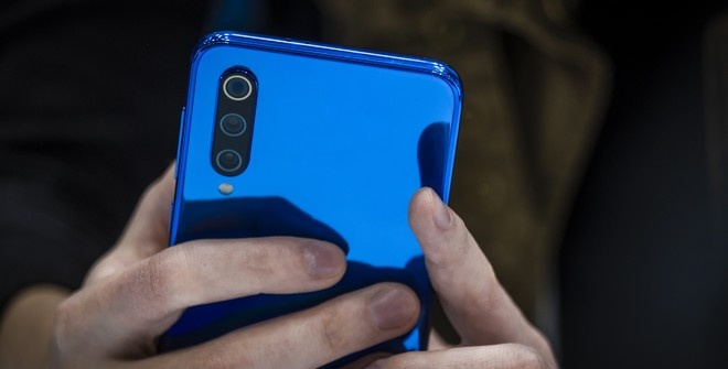 Xiaomi ответила Oppo собственным смартфоном с подэкранной камерой (видео)