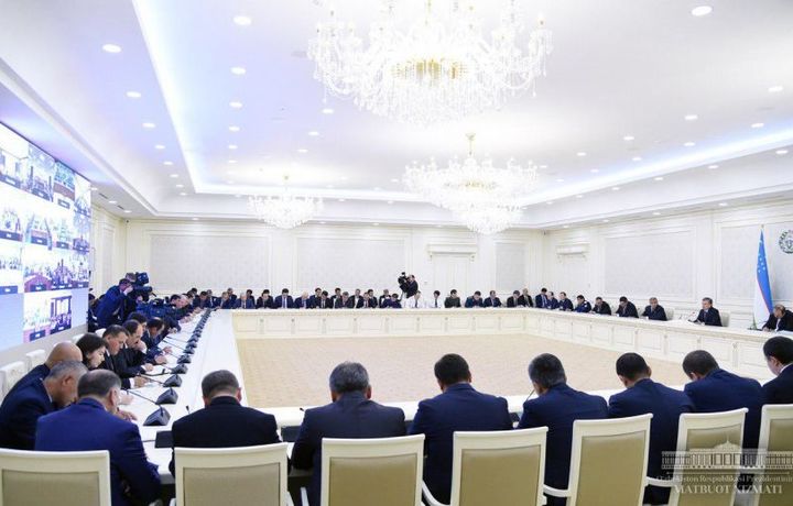 Президент раислигида видеоселектор йиғилиши ўтказилди