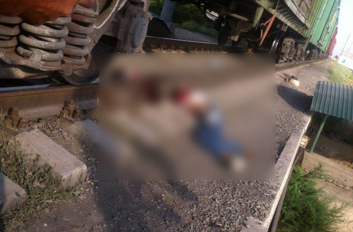 Избоскандаги бу поезд йўлини ҳар куни юзлаб одамлар кесиб ўтади, кесиб ўтишга мажбур
