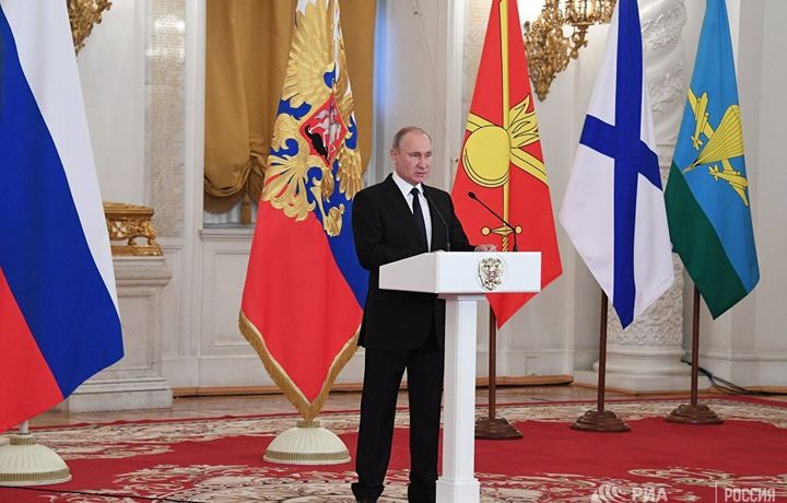 Путин Петербургдаги портлашни теракт деб атади