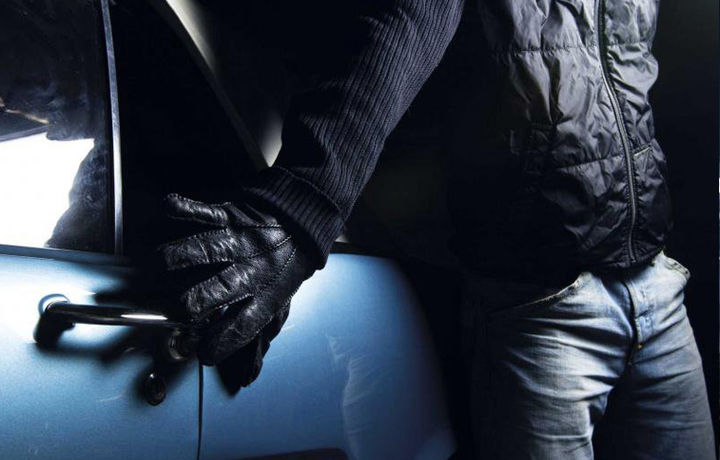 Самарқандда коллеж ўқувчиси автомобиль ўғирлаб қочди