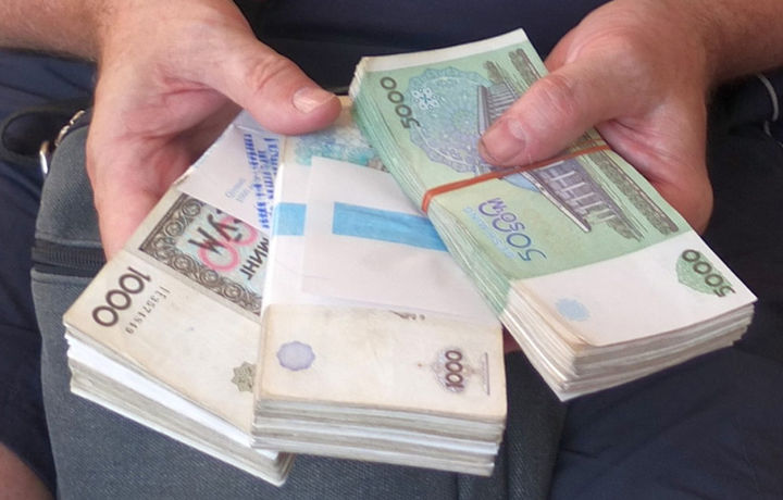 200 минг ўрнига 2 миллион. Чирчиқда пенсионер аёлни алдаб кетишди