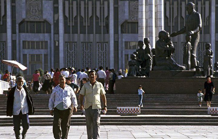 «Халқлар дўстлиги» номи барча жойларда қайта тикланади (видео)