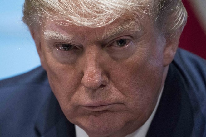 Демократы официально обвинили Трампа в злоупотреблении властью