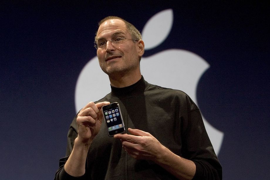 Биринчи «iPhone» тақдим этилганига 11 йил тўлди (инфографика)