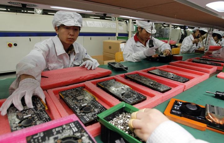 «Apple» Хитойда «iPhone» ишлаб чиқаришни тўхтатиб қўйди