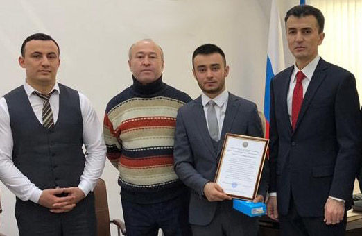 Магнитогорскда қаҳрамонлик кўрсатган ўзбек мукофотланди